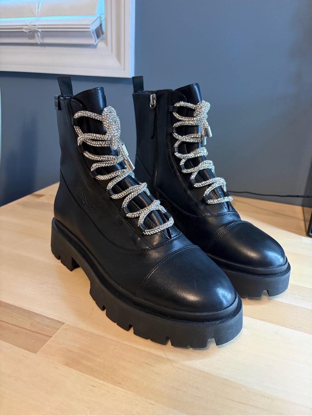 New. Schutz Kaile Glam Lace Up Lug Combat Moto Leather Boots in Black Size 8 - Picture 3 of 9